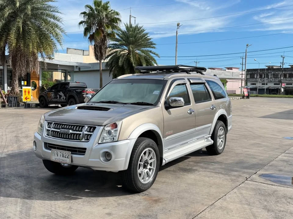2007 Isuzu MU-7 2