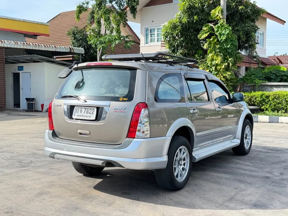 2007 Isuzu MU-7 3