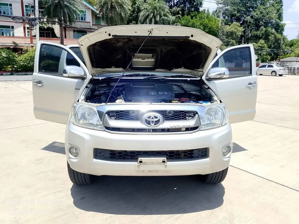 2010 Toyota Hilux VII 2