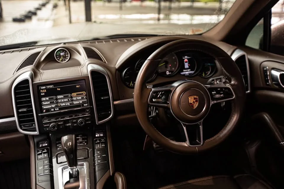 2015 Porsche Cayenne II 2