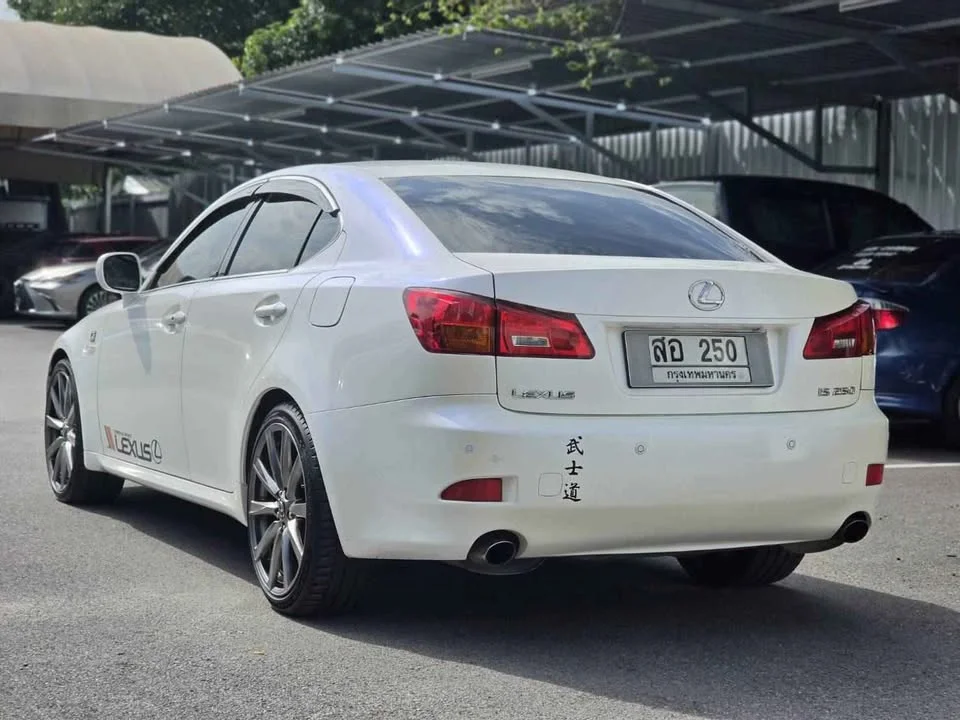 2006 Lexus IS II 3
