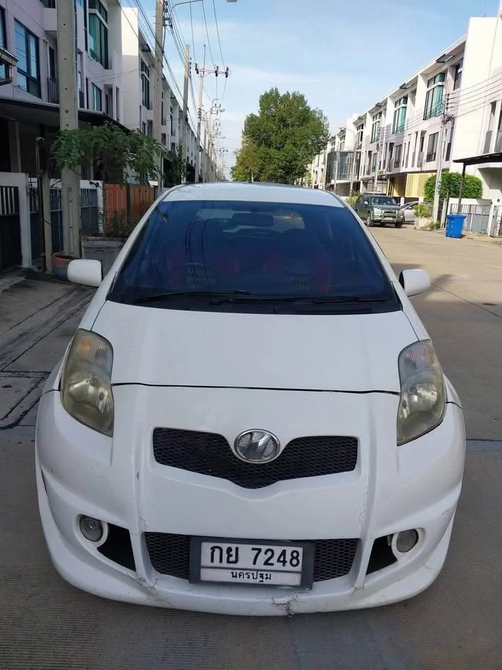 2009 Toyota Yaris II 2