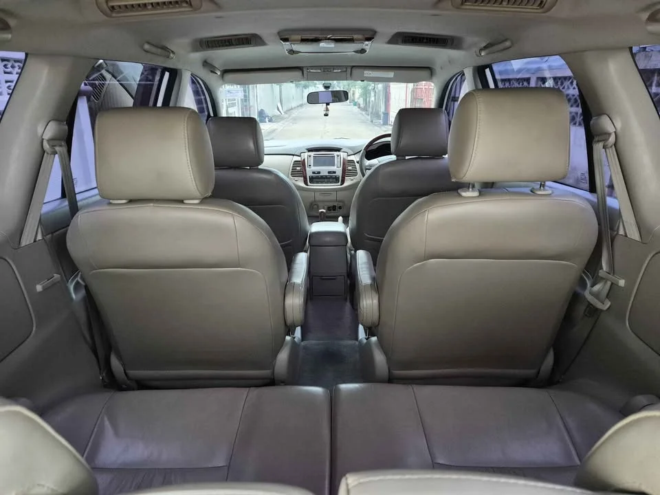 2012 Toyota Innova I 3