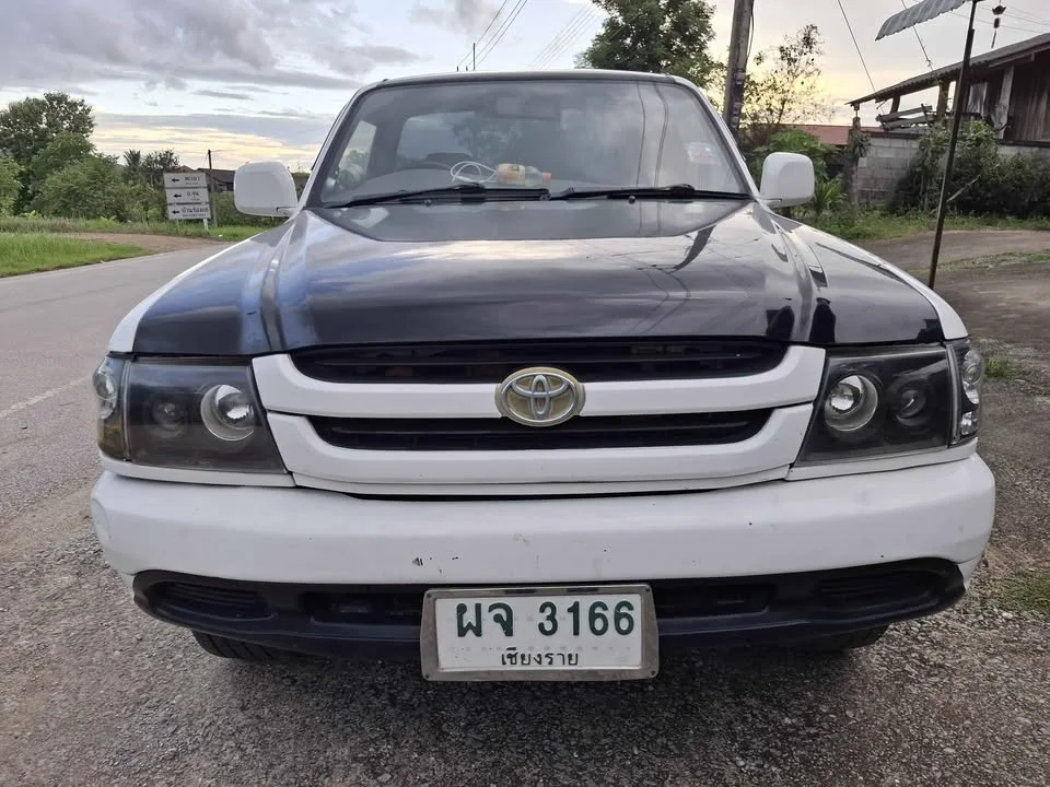 2003 Toyota Hilux Tiger VI 2