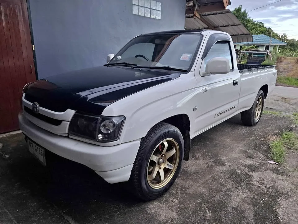 2003 Toyota Hilux Tiger VI 3