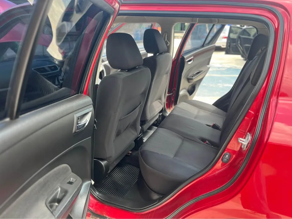 2013 Suzuki Swift II 2
