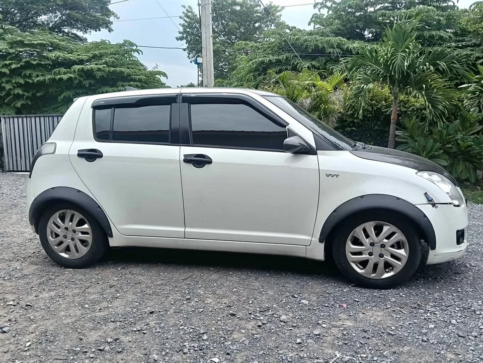 2011 Suzuki Swift I 2
