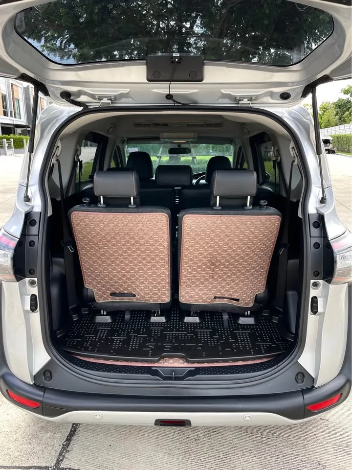 2017 Toyota Sienta II 3