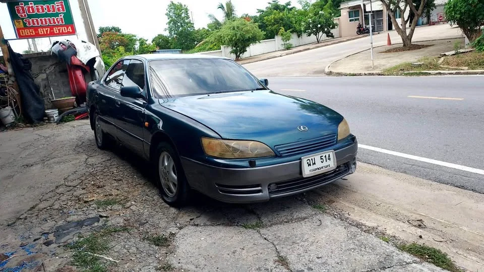1996 Lexus ES II 3