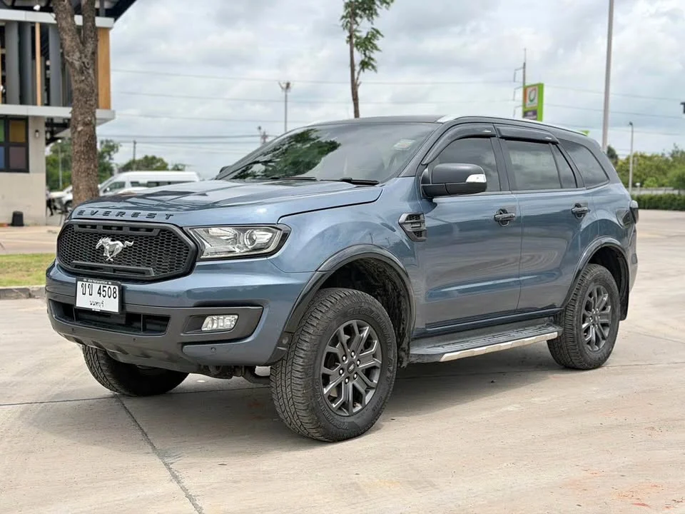 2019 Ford Everest II 2