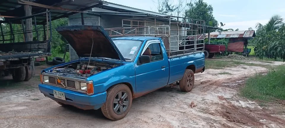 1993 Nissan Big M D21 3