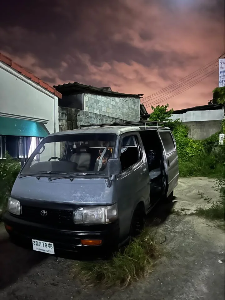 1997 Toyota Commuter IV (H100) 2