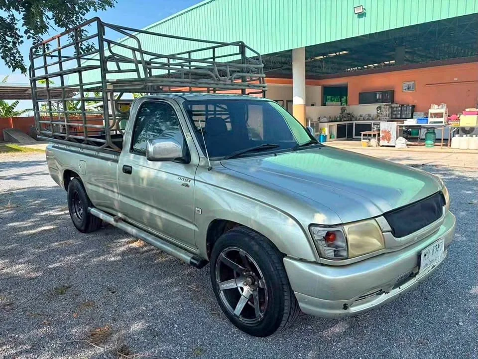 2004 Toyota Hilux Tiger VI 2