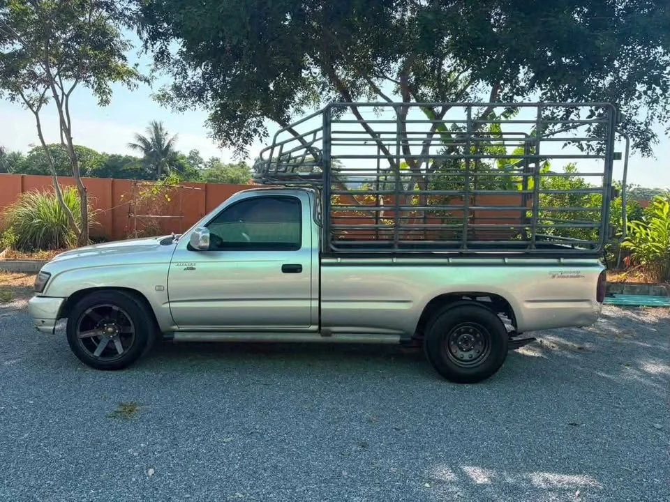 2004 Toyota Hilux Tiger VI 3