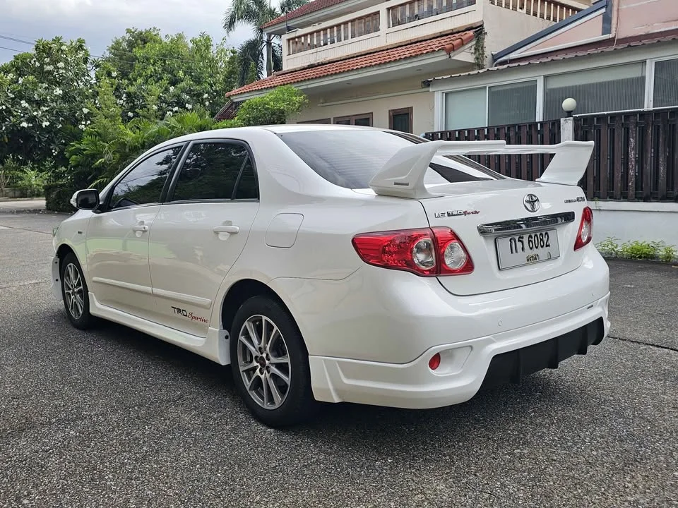 2010 Toyota Corolla Altis X (E140) 3