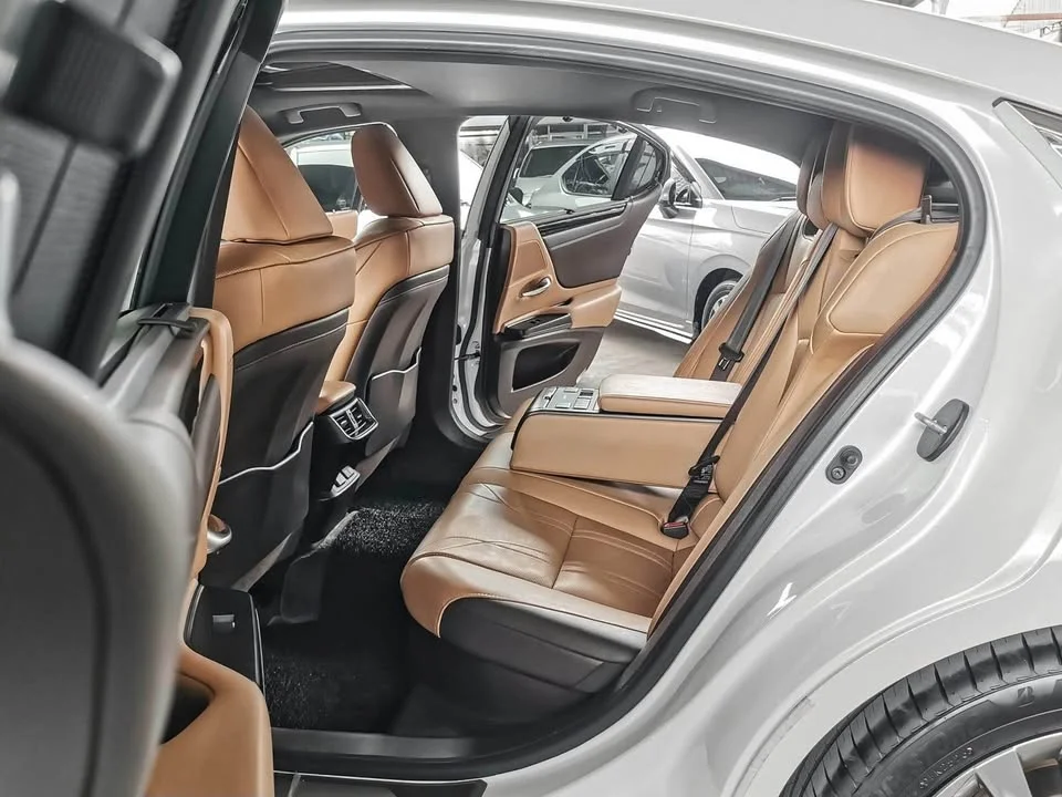 2020 Lexus ES VII 3