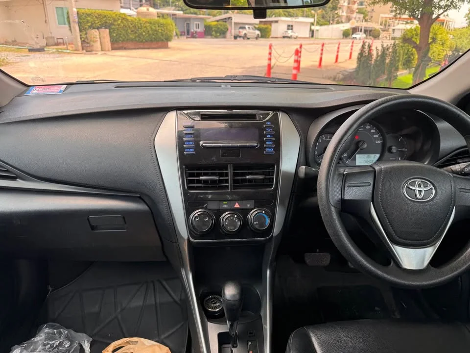 2017 Toyota Yaris ATIV III 3
