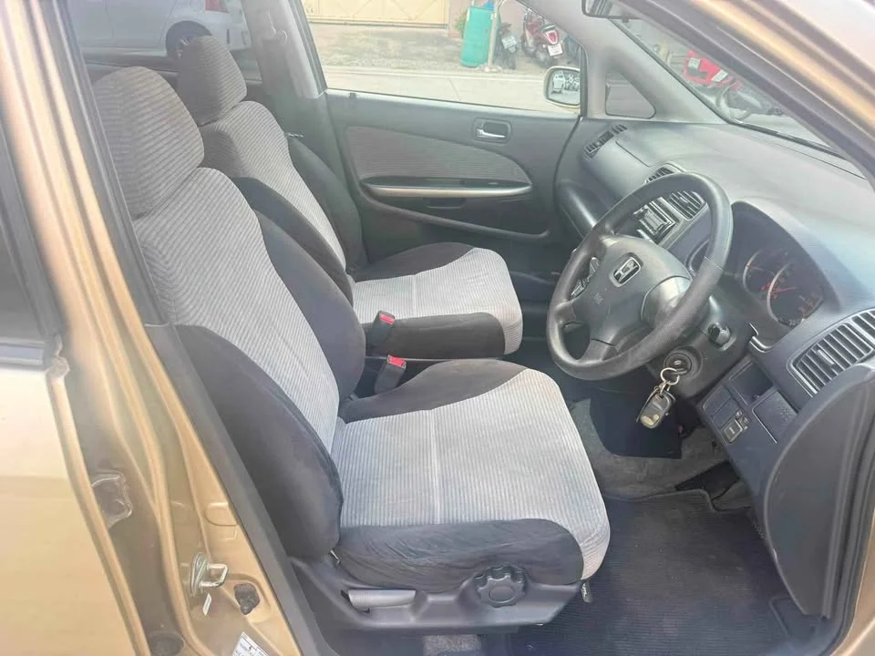 2003 Honda Stream I 3