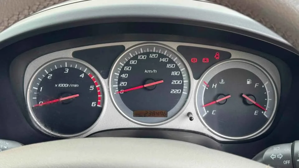 2005 Isuzu MU-7 2