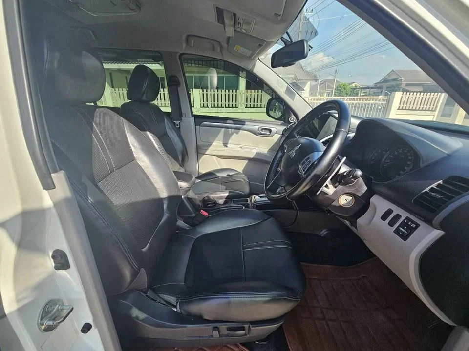 2013 Mitsubishi Pajero Sport II 2