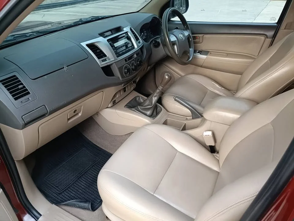 2012 Toyota Hilux VII 2