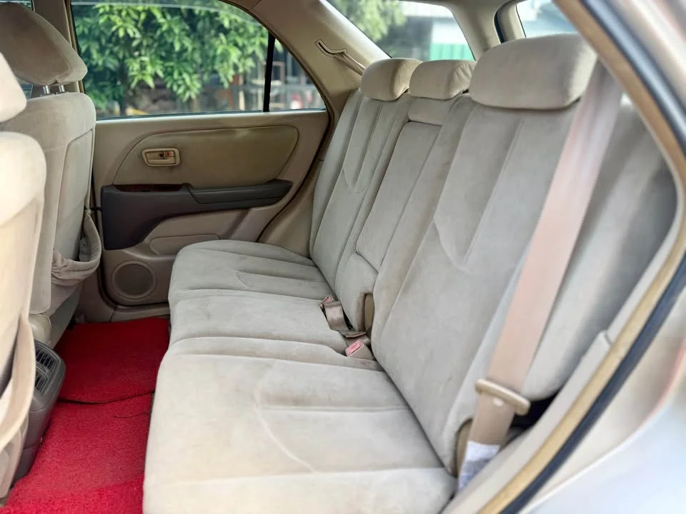 2005 Toyota Harrier I 2