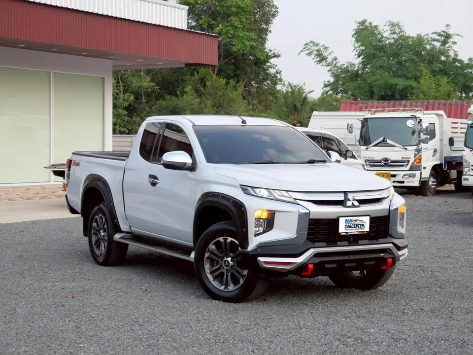 2018 Mitsubishi Triton V 3