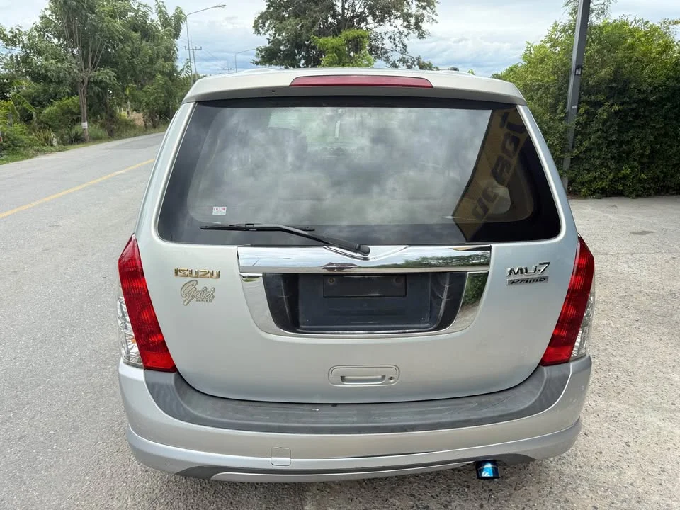 2008 Isuzu MU-7 2