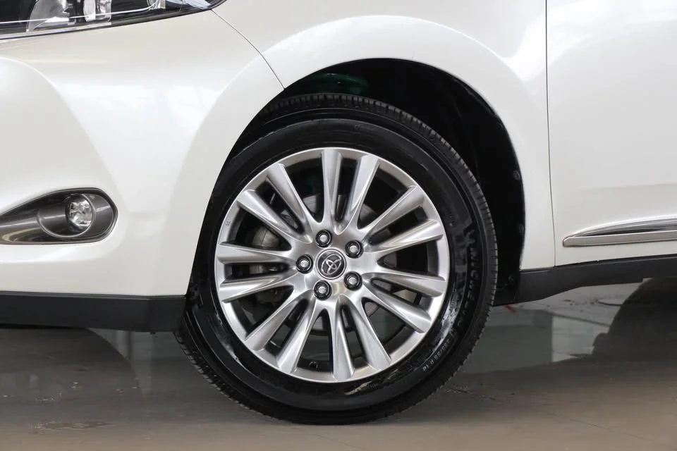 2016 Toyota Harrier III 3