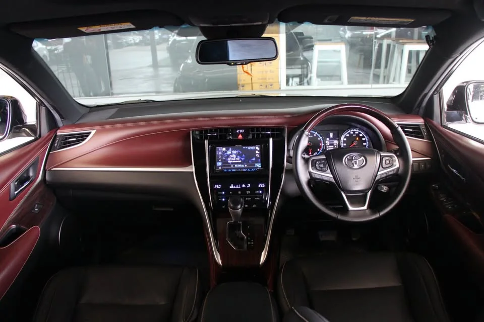 2016 Toyota Harrier III 2