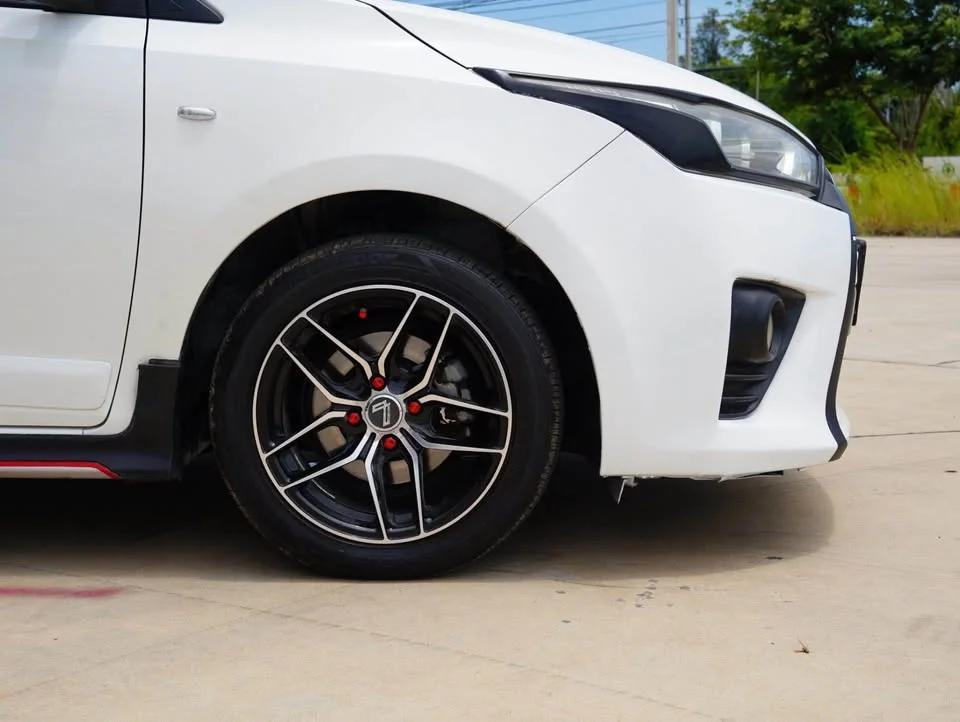 2017 Toyota Yaris III 2
