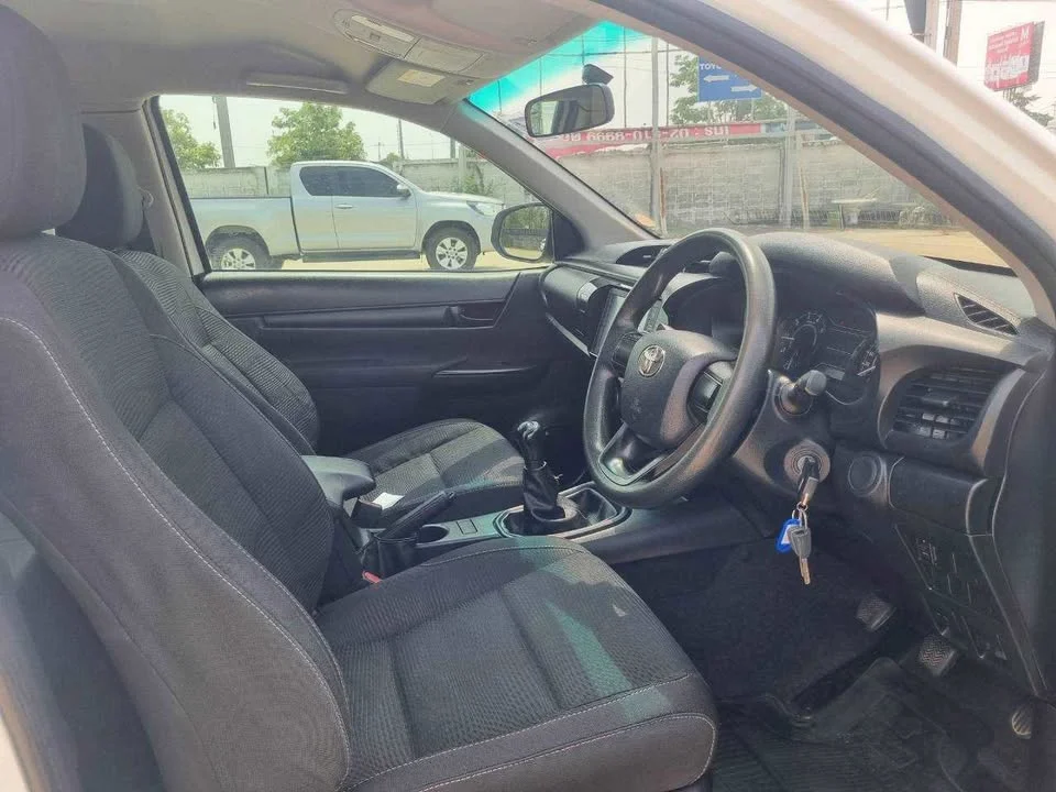 2021 Toyota Hilux VIII 2