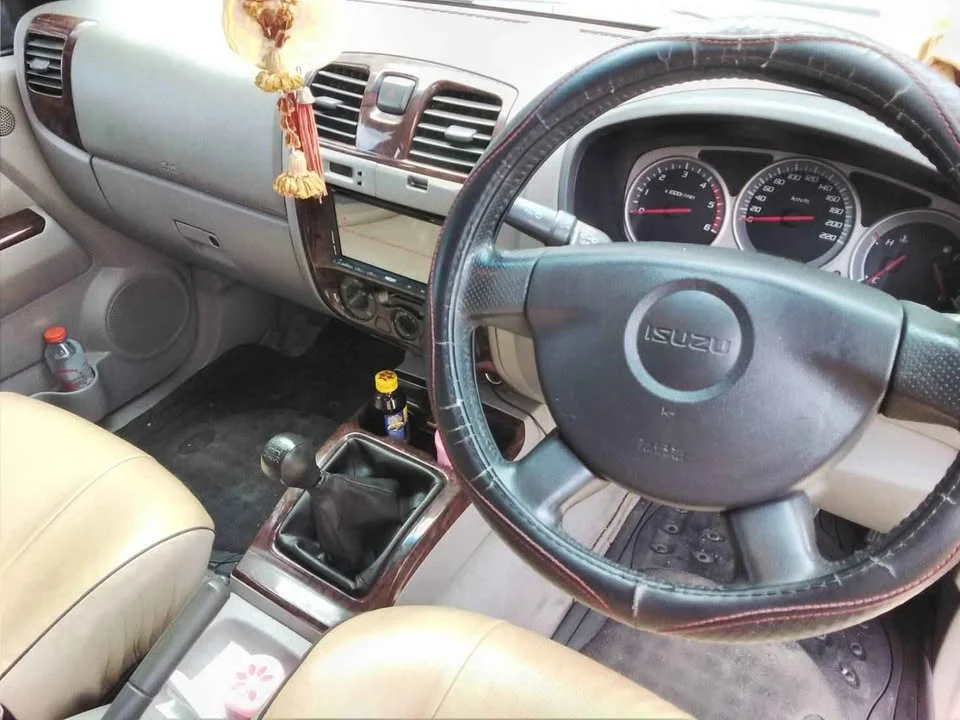 2006 Isuzu MU-7 3