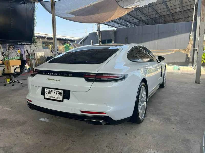 2017 Porsche Panamera II 2