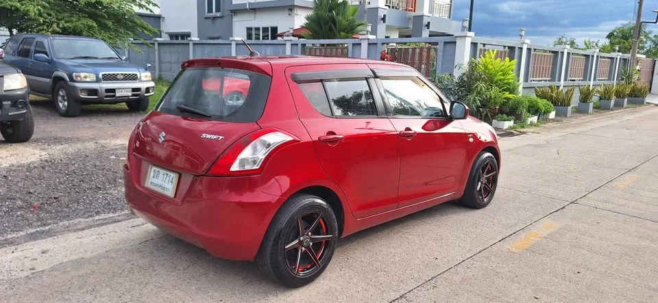 2012 Suzuki Swift II 2