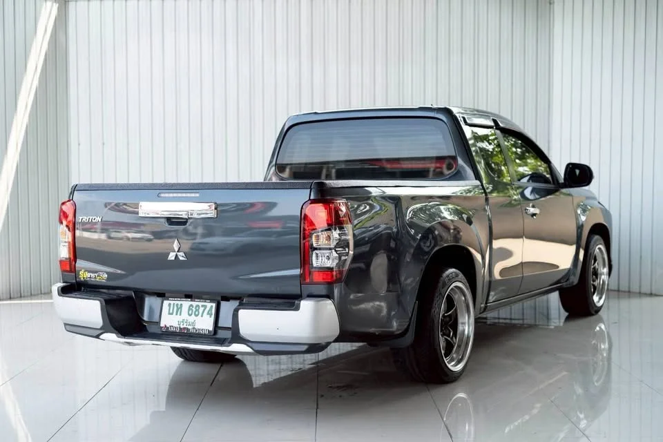 2022 Mitsubishi Triton V 3