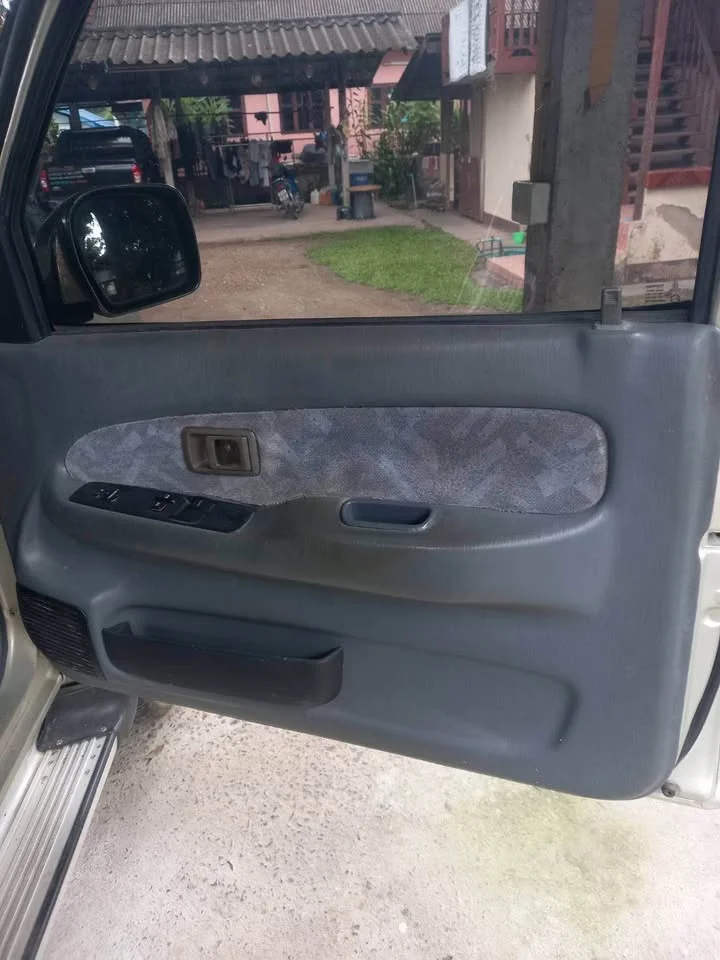 2002 Toyota Hilux Tiger VI 2