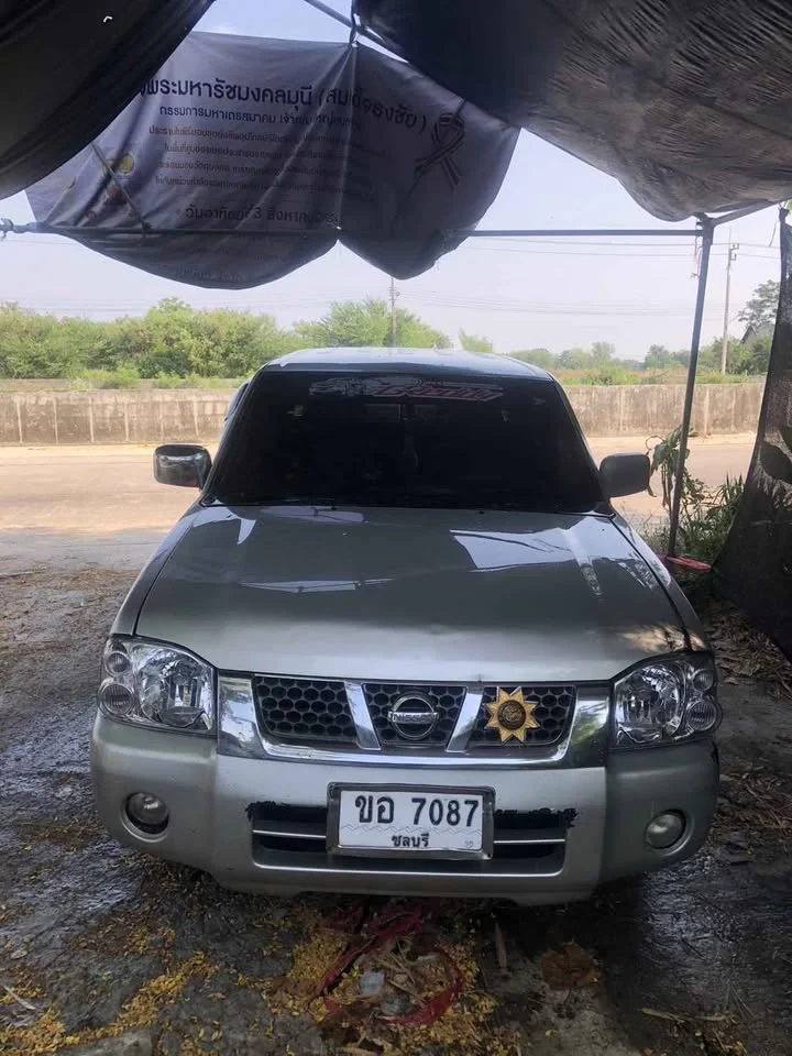 2000 Nissan Frontier I 3