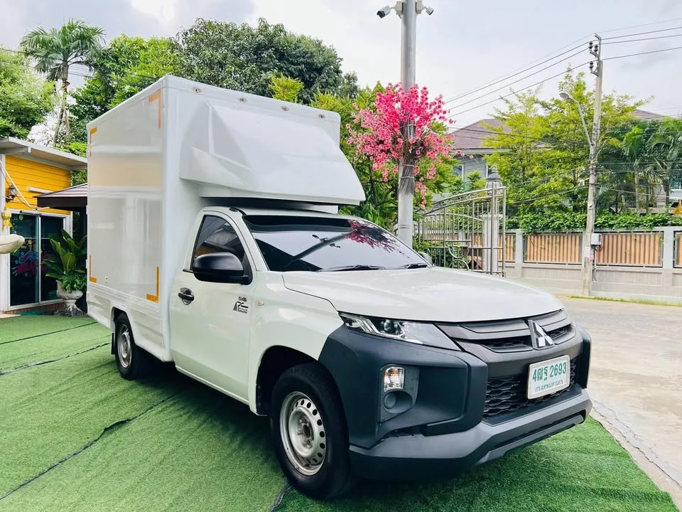 2022 Mitsubishi Triton V 3