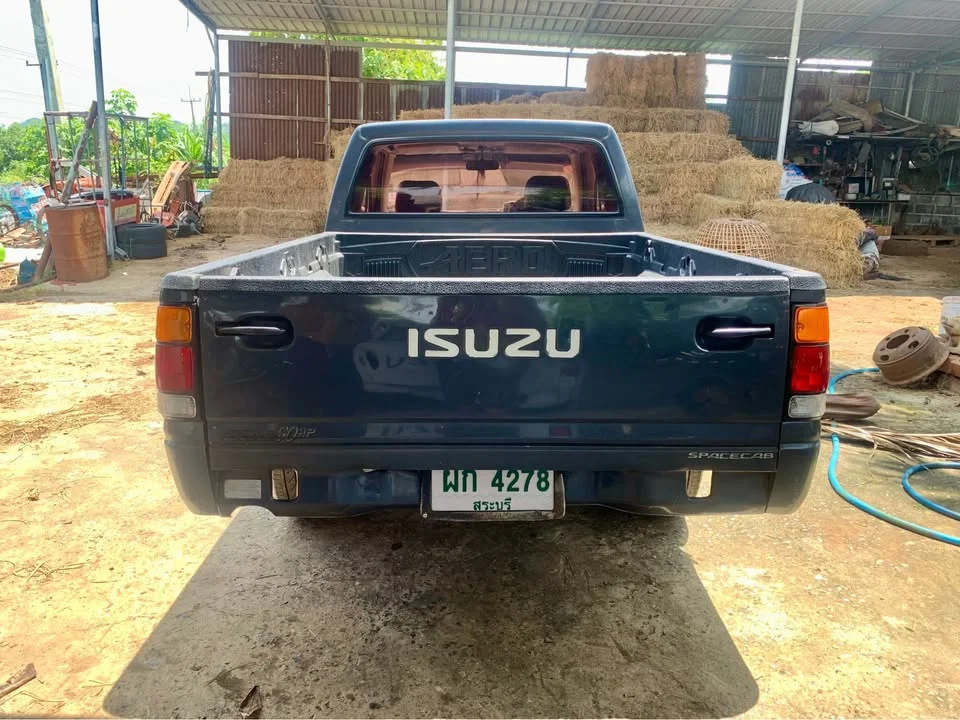 1996 Isuzu TFR III 2
