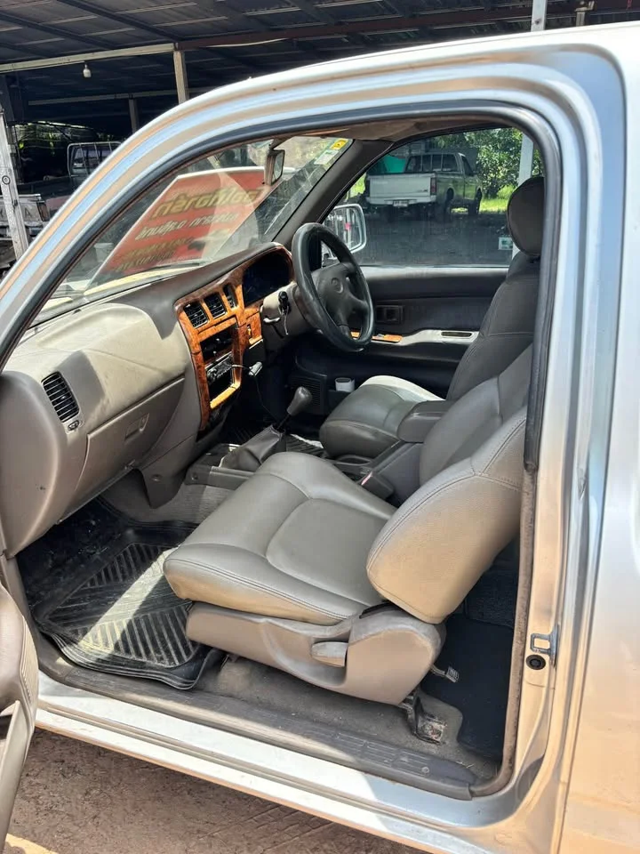 2003 Toyota Hilux Tiger VI 3