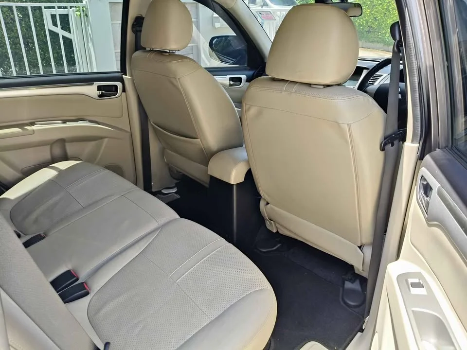 2012 Mitsubishi Pajero Sport II 2