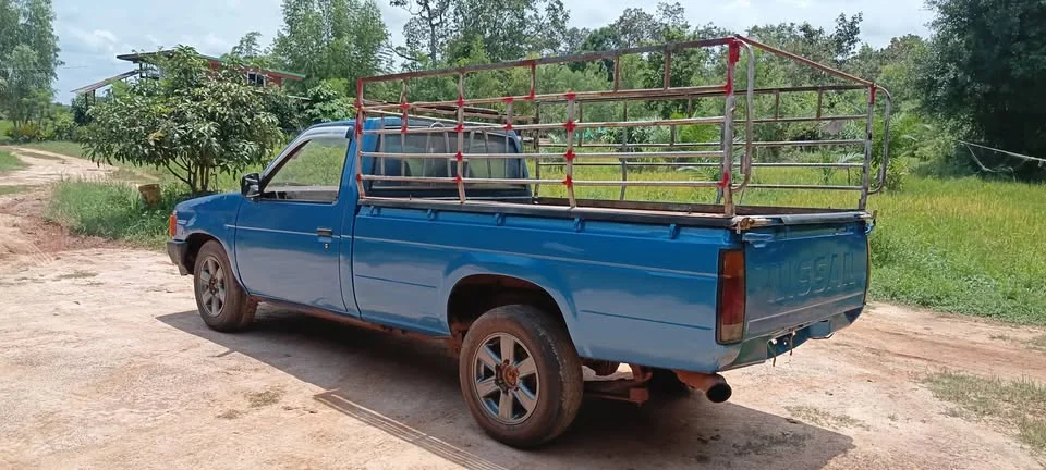1993 Nissan Big M D21 3