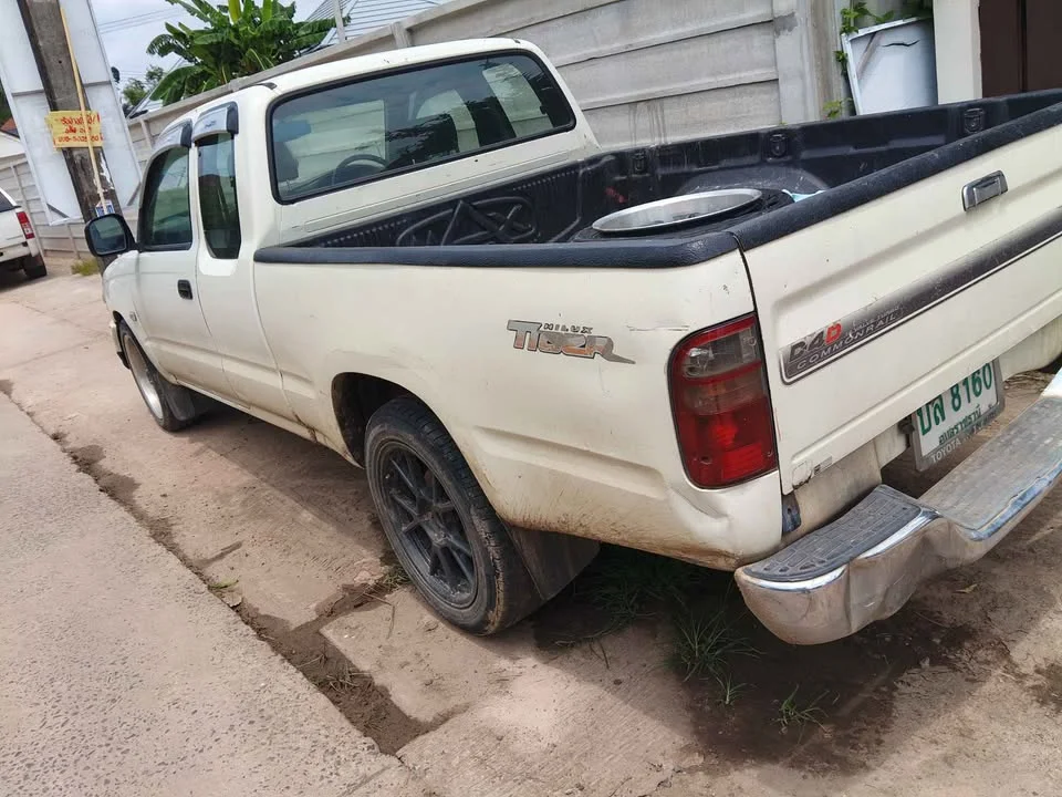 2004 Toyota Hilux Tiger VI 3