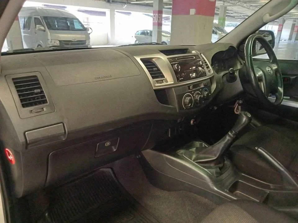 2014 Toyota Hilux VII 2