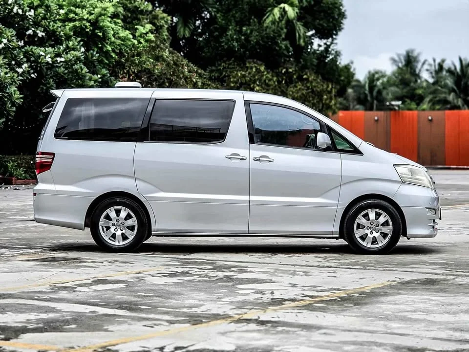 Toyota Alphard, Vellfire I (AH10) 3
