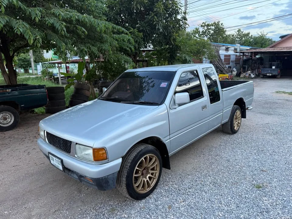 1993 Isuzu TFR III 2
