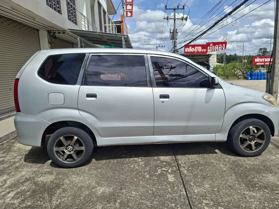 2004 Toyota Avanza I 2