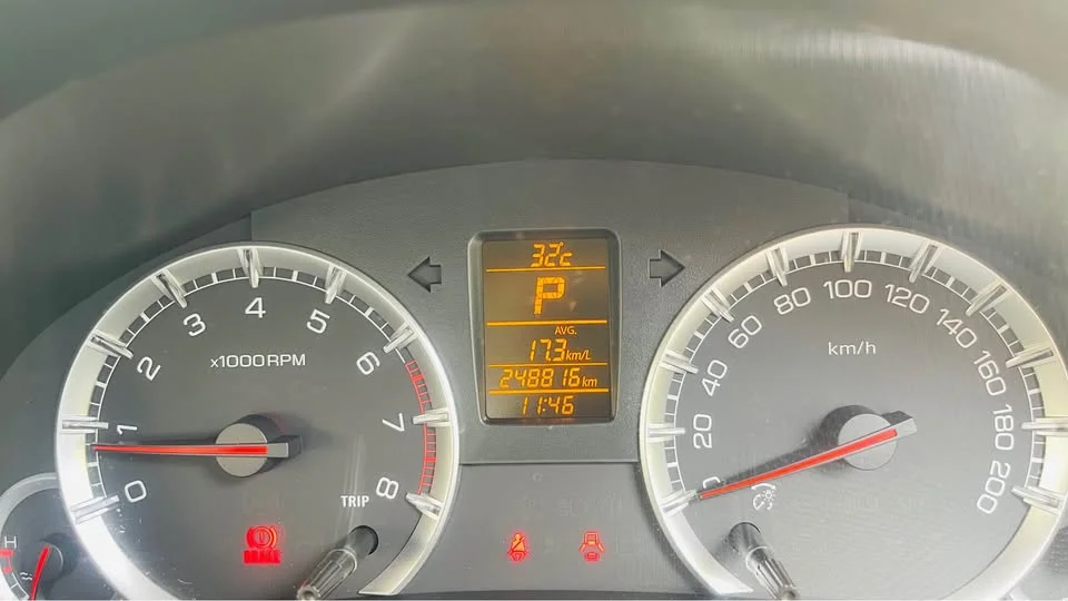 2013 Suzuki Swift II 2