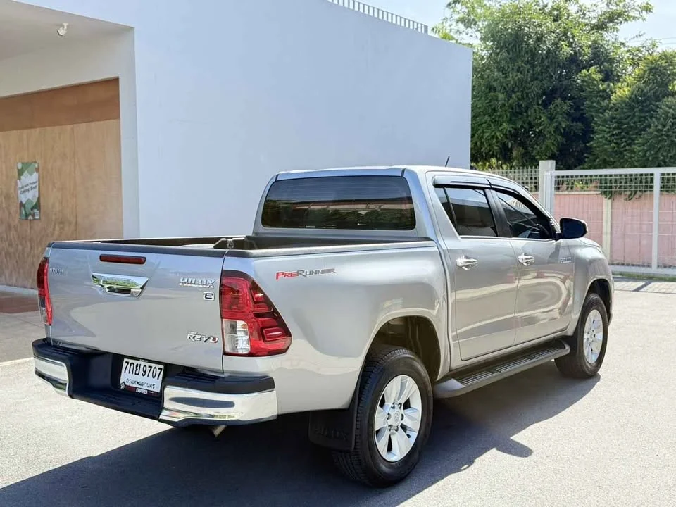 2018 Toyota Hilux VIII 2